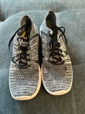 Nike Men’s Black and Gray Flyknit Athletic Sneakers